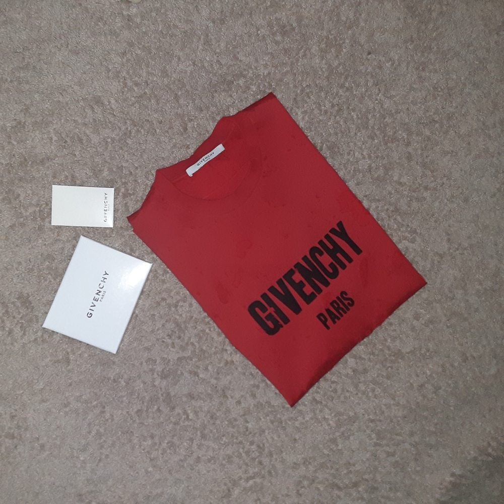 MEN'S GIVENCHY PARIS COLUMBIAN FIT DISTRESSED TSHIRT